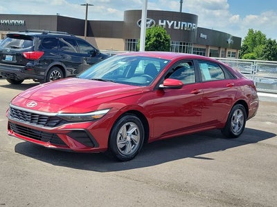 2025 Hyundai Elantra SE