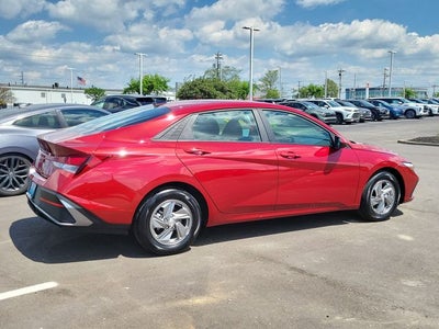 2025 Hyundai Elantra SE