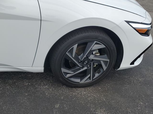 2025 Hyundai Elantra Hybrid Limited