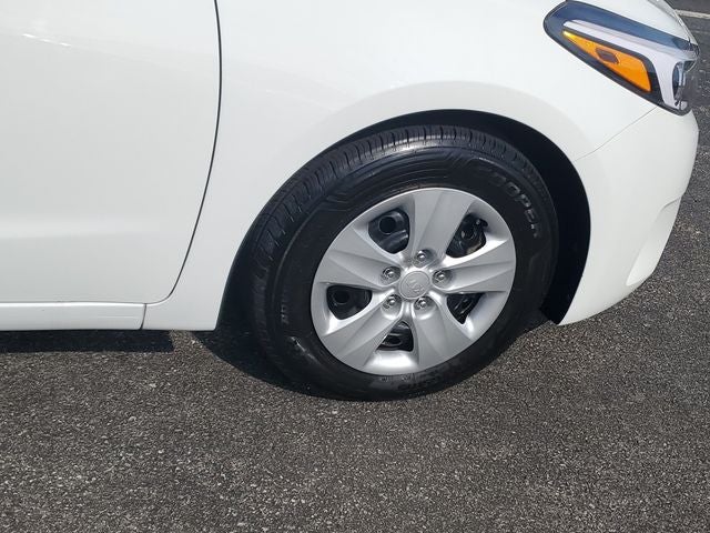 2017 Kia Forte5 LX