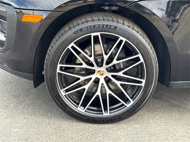 2023 Porsche Macan T