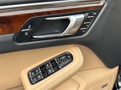 2023 Porsche Macan T