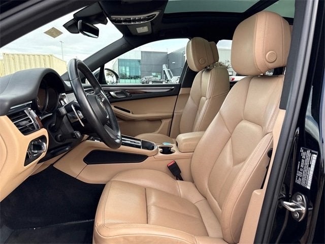 2023 Porsche Macan T