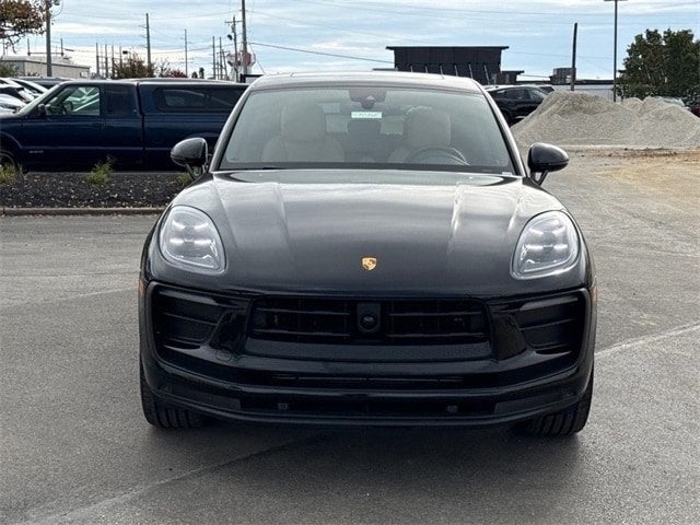 2023 Porsche Macan T