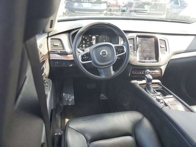 2019 Volvo XC90 T6 Momentum