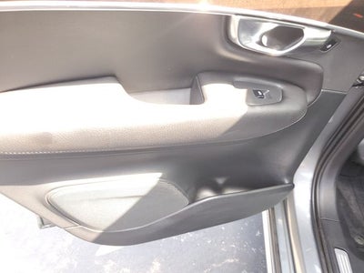2019 Volvo XC90 T6 Momentum
