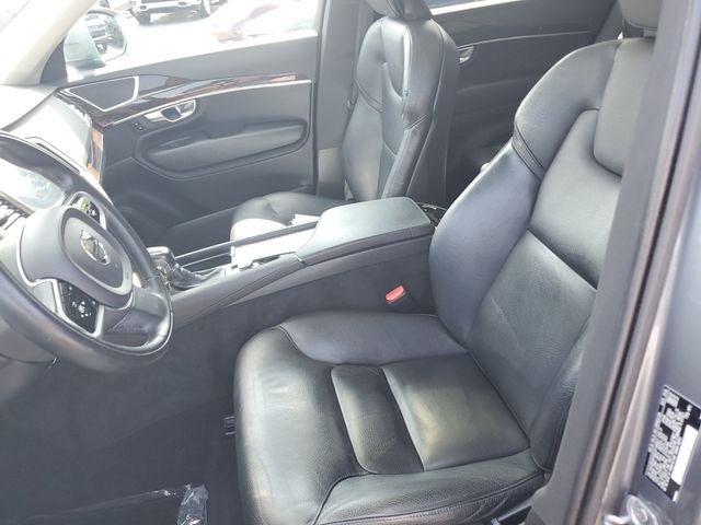 2019 Volvo XC90 T6 Momentum