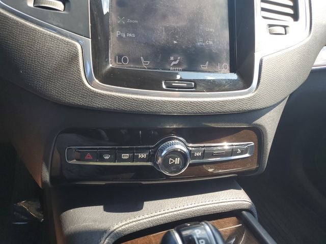 2019 Volvo XC90 T6 Momentum