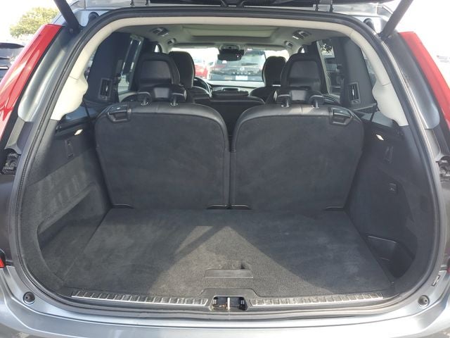 2019 Volvo XC90 T6 Momentum