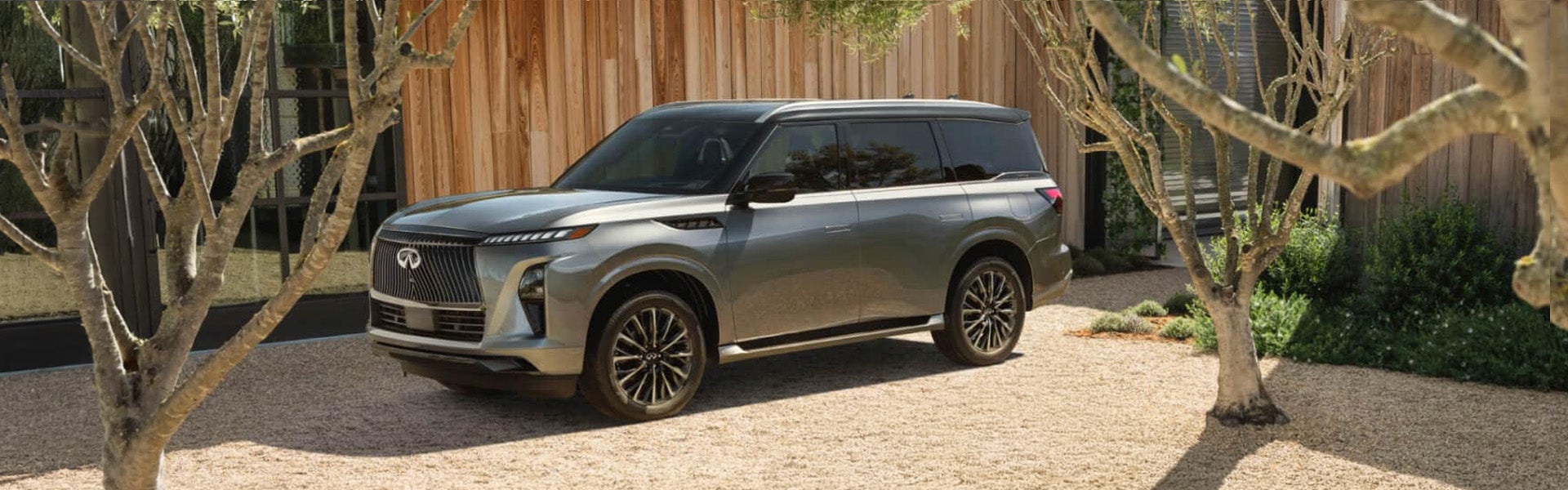 INFINITI vehicle i side look